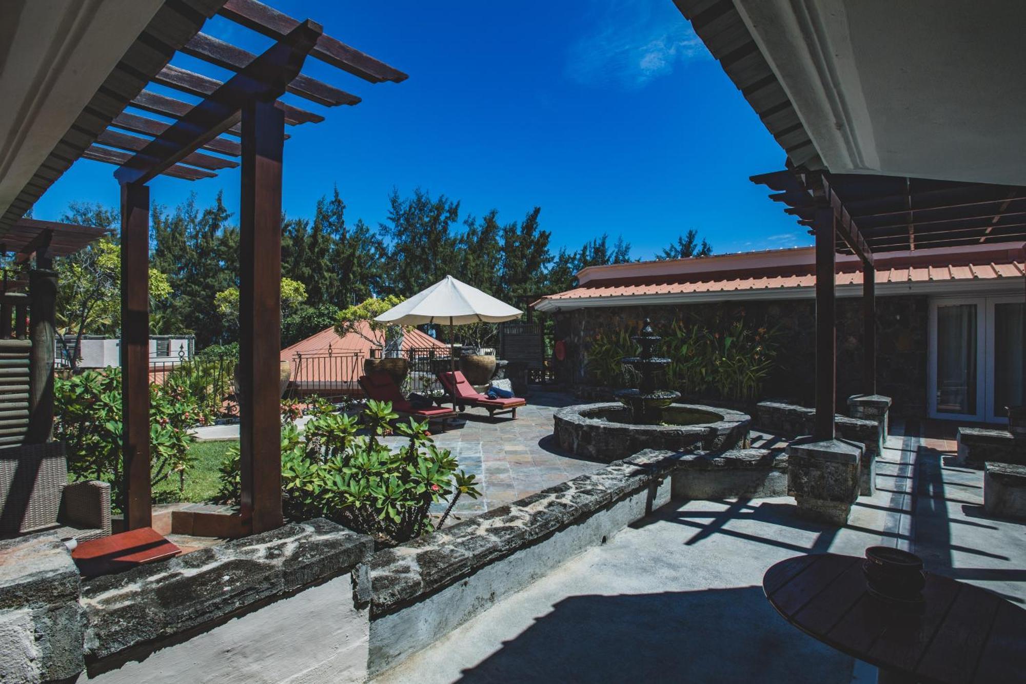 Aanari Hotel & Spa- Mauritius Flic en Flac Exterior photo